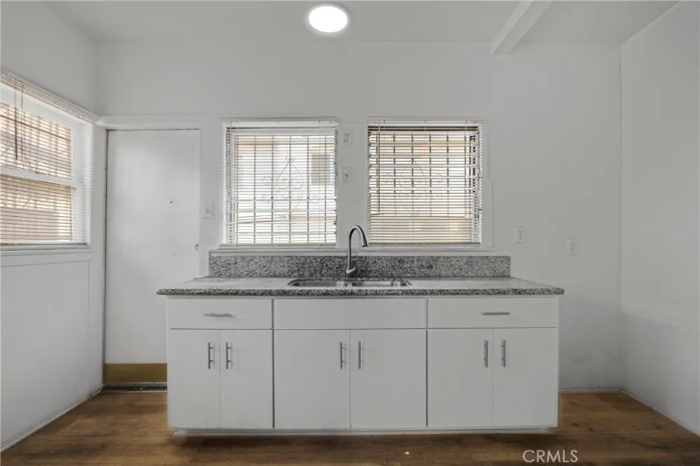 531 W 5th Street Long Beach, CA 90802