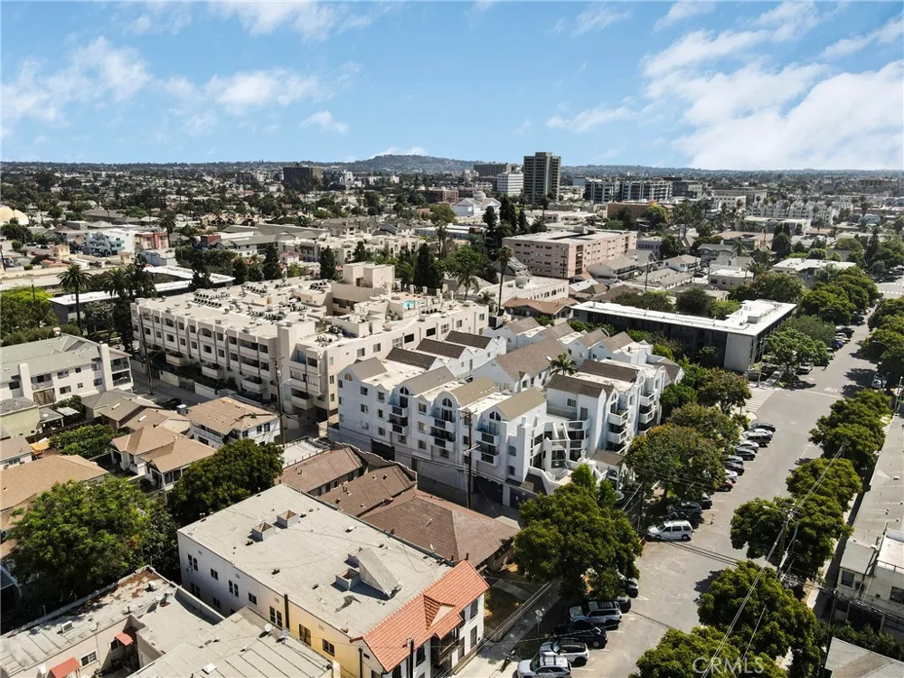 531 W 5th Street Long Beach, CA 90802
