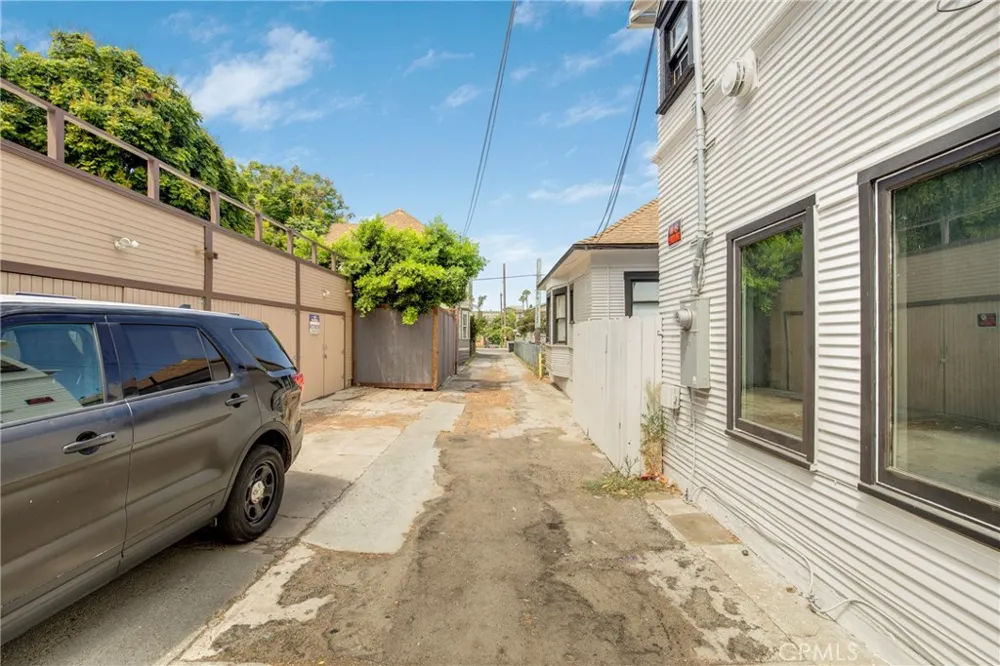 531 W 5th Street Long Beach, CA 90802