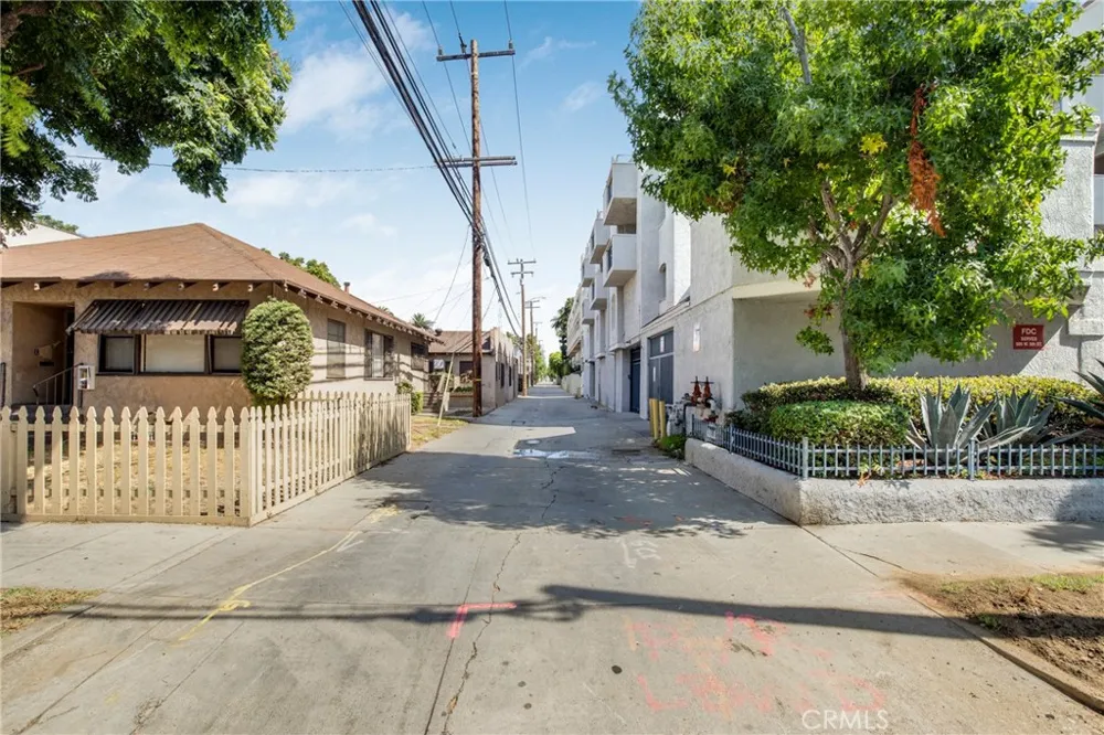531 W 5th Street Long Beach, CA 90802