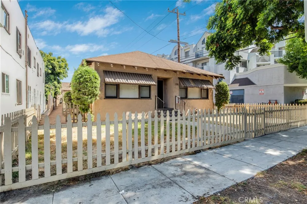 531 W 5th Street Long Beach, CA 90802