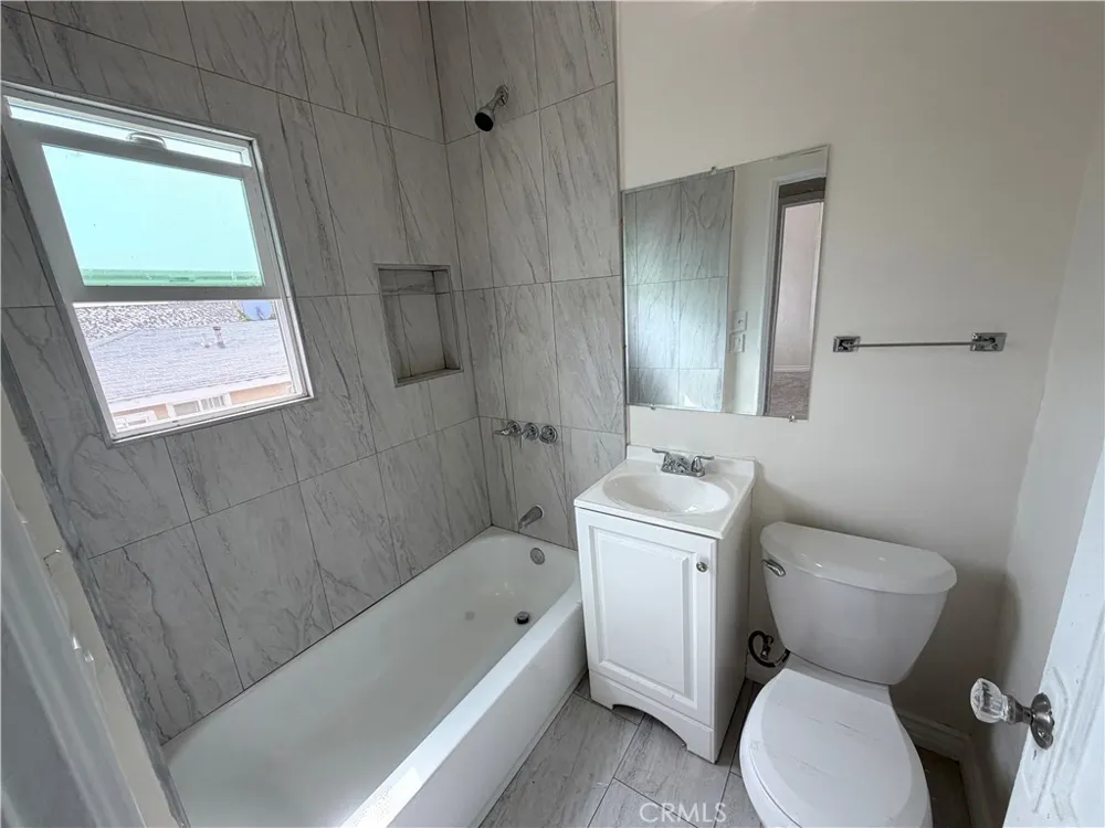 5038 Denker Avenue #1/4 Los Angeles, CA 90062