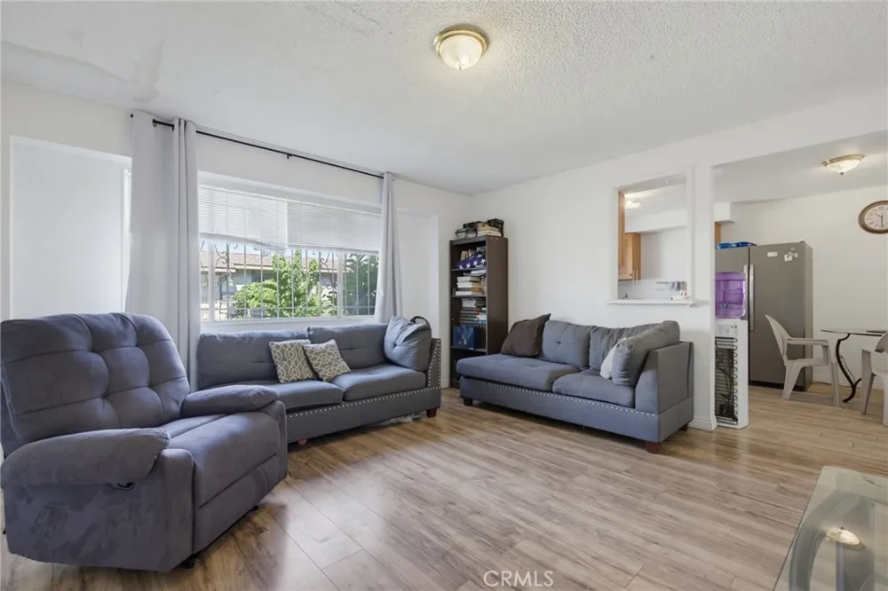 13 Paradise Carson, CA 90745