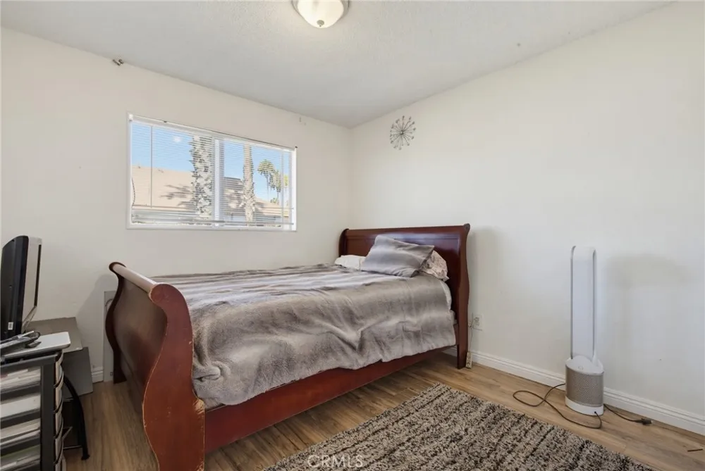 13 Paradise Carson, CA 90745