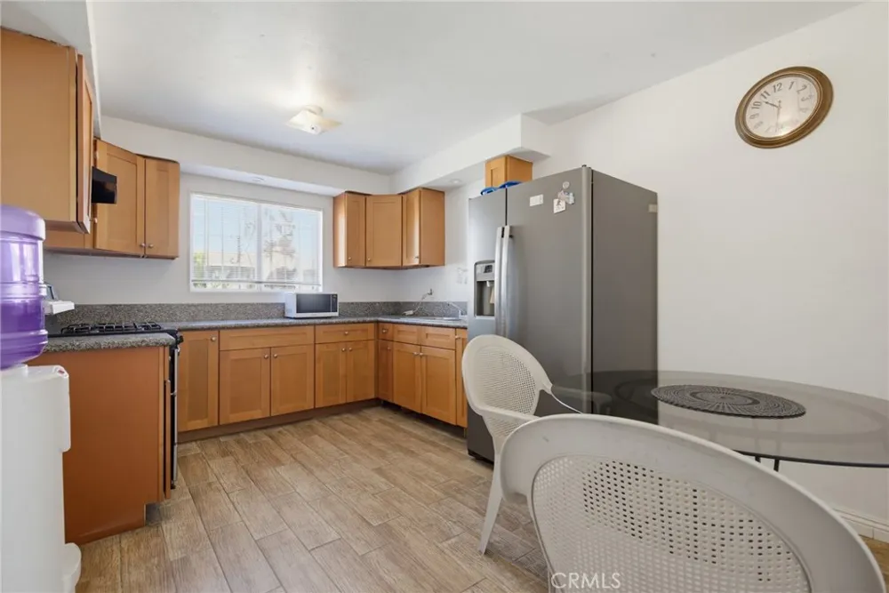 13 Paradise Carson, CA 90745