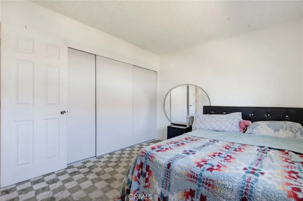 13 Paradise Carson, CA 90745