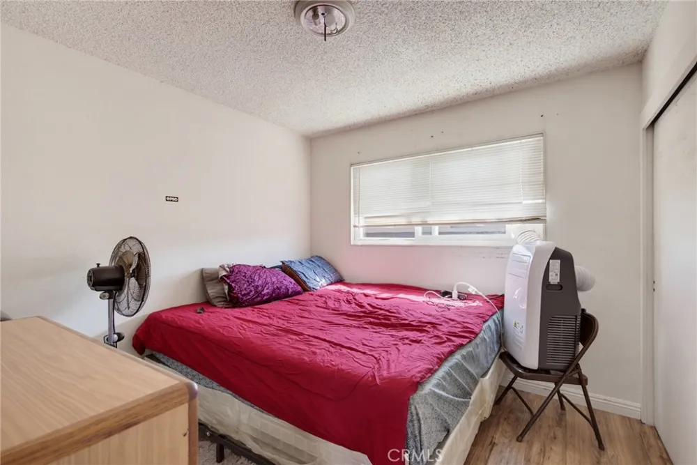 13 Paradise Carson, CA 90745
