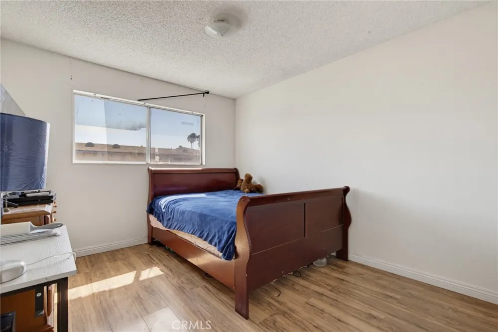 13 Paradise Carson, CA 90745