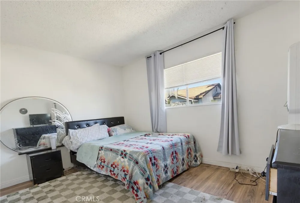 13 Paradise Carson, CA 90745