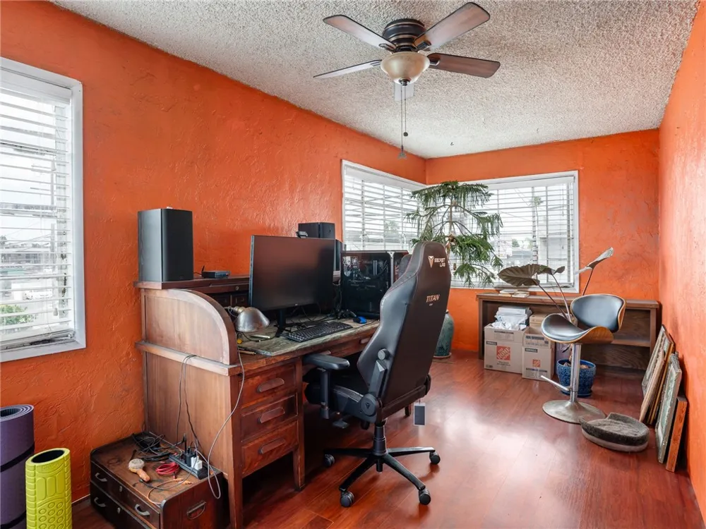25828 President Harbor City, CA 90710