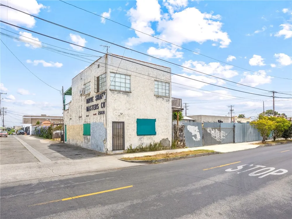 25828 President Harbor City, CA 90710