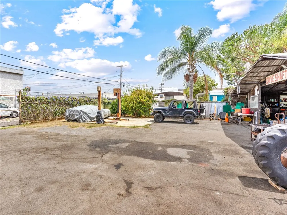 25828 President Harbor City, CA 90710