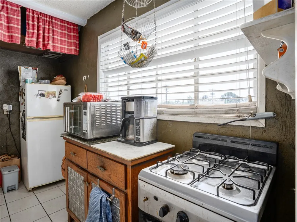 25828 President Harbor City, CA 90710