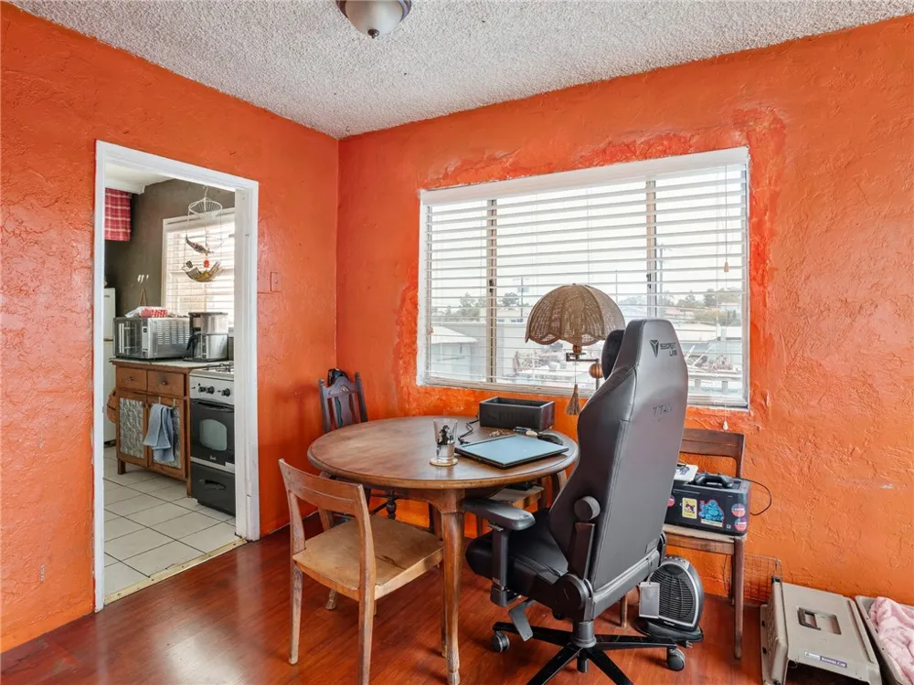 25828 President Harbor City, CA 90710