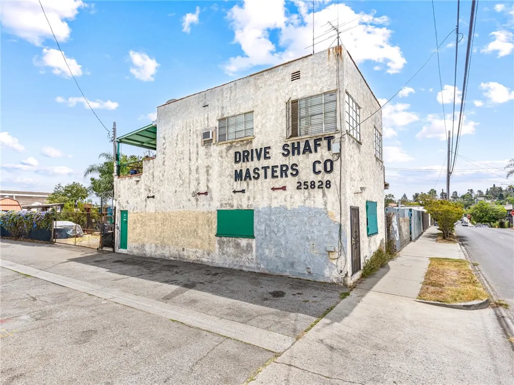 25828 President Harbor City, CA 90710