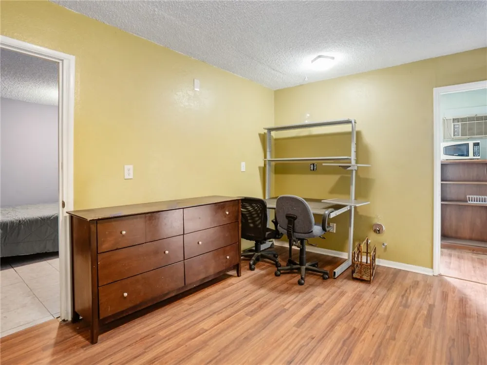 25828 President Harbor City, CA 90710