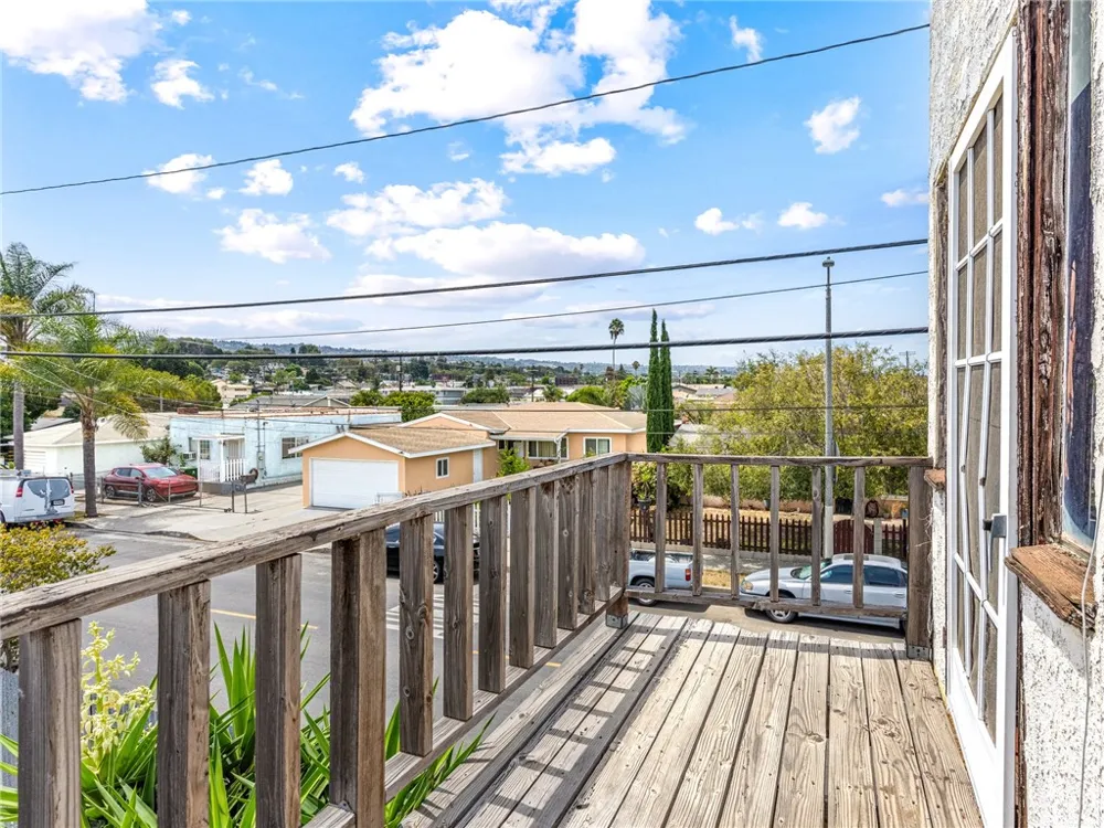 25828 President Harbor City, CA 90710