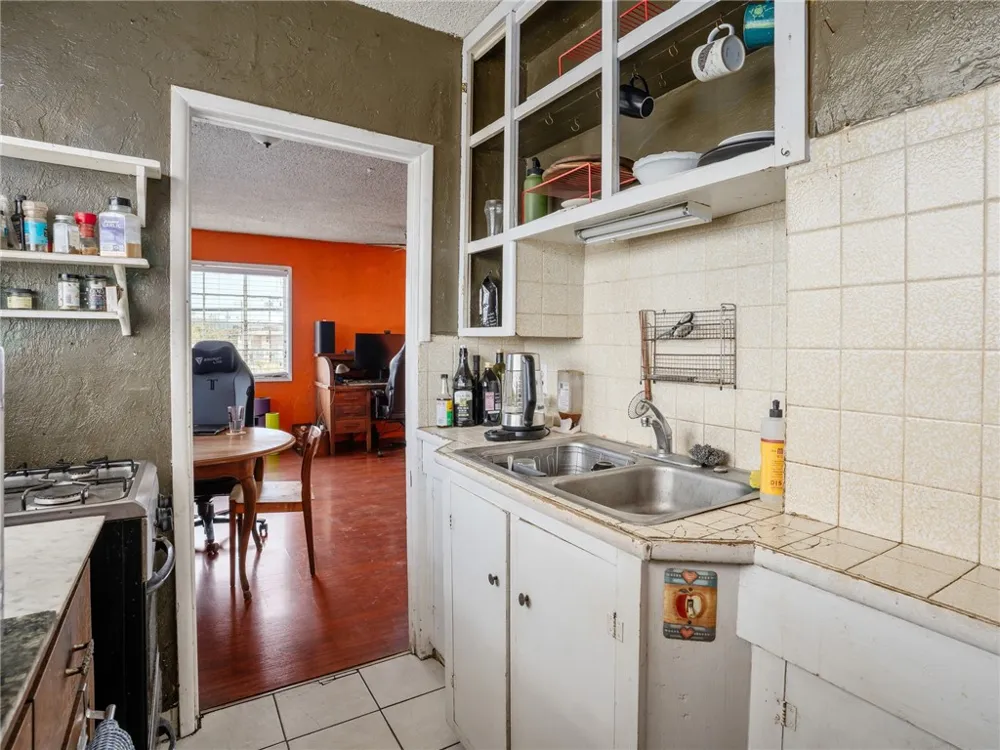 25828 President Harbor City, CA 90710