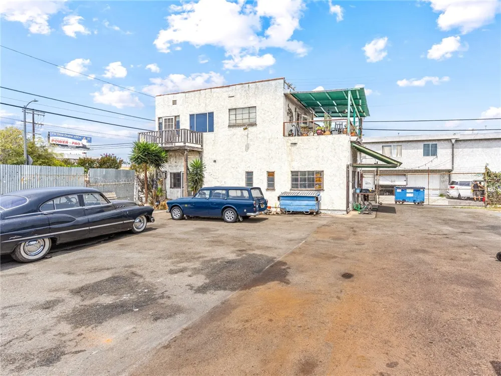 25828 President Harbor City, CA 90710