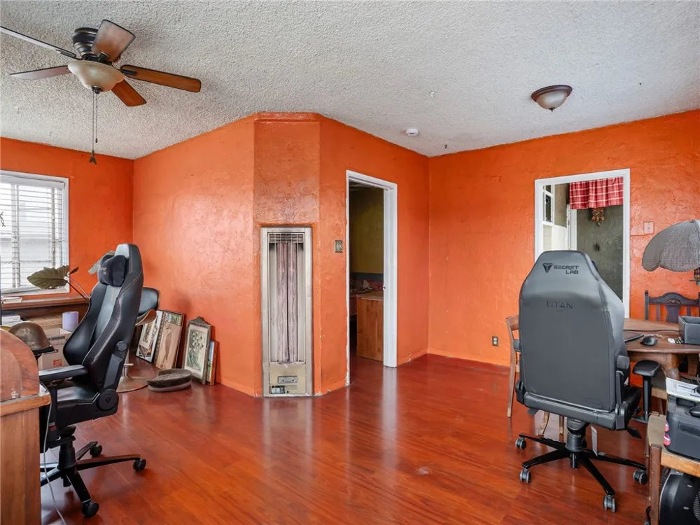 25828 President Harbor City, CA 90710