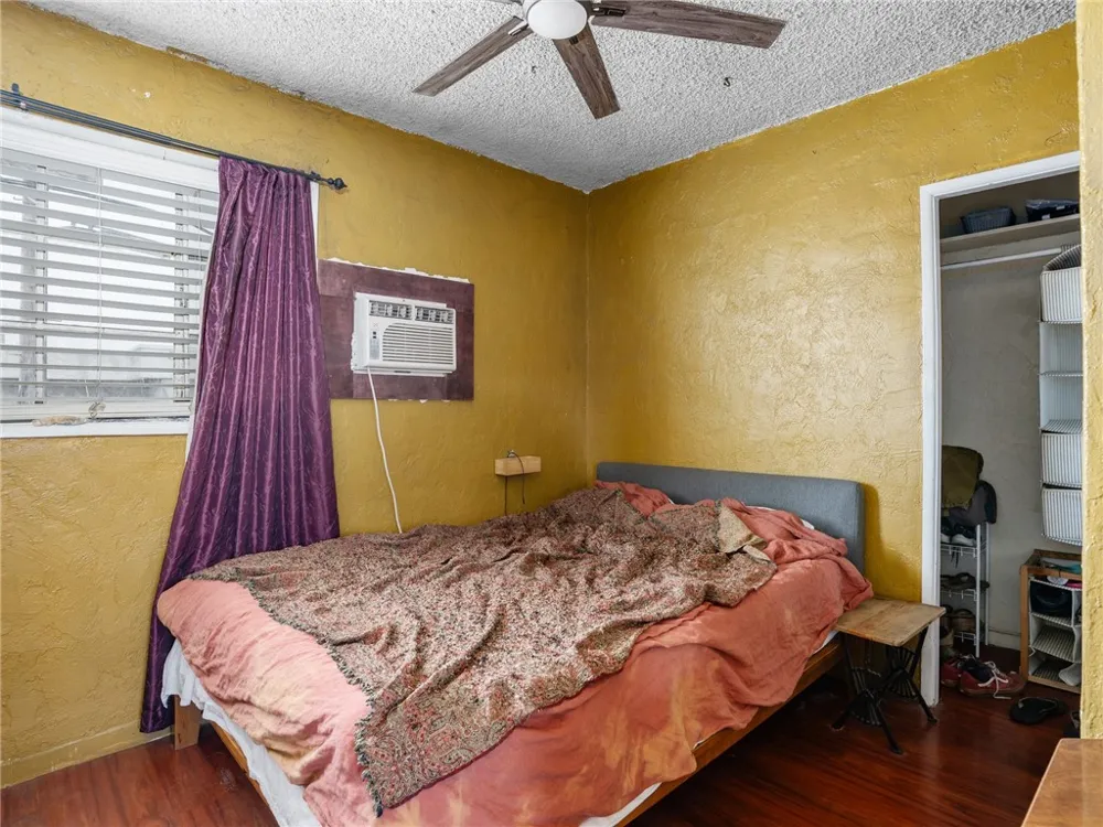 25828 President Harbor City, CA 90710