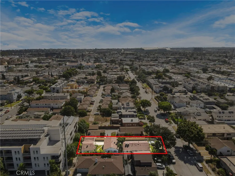 239 W Hillcrest Inglewood, CA 90301