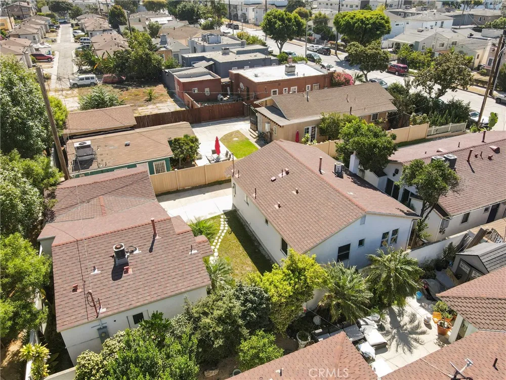 239 W Hillcrest Inglewood, CA 90301