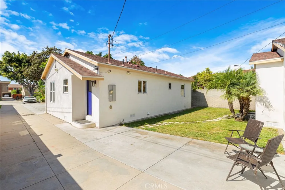 239 W Hillcrest Inglewood, CA 90301