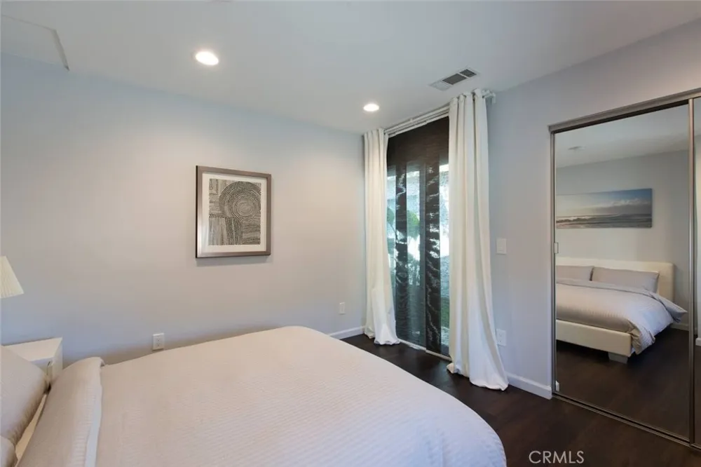 239 W Hillcrest Inglewood, CA 90301