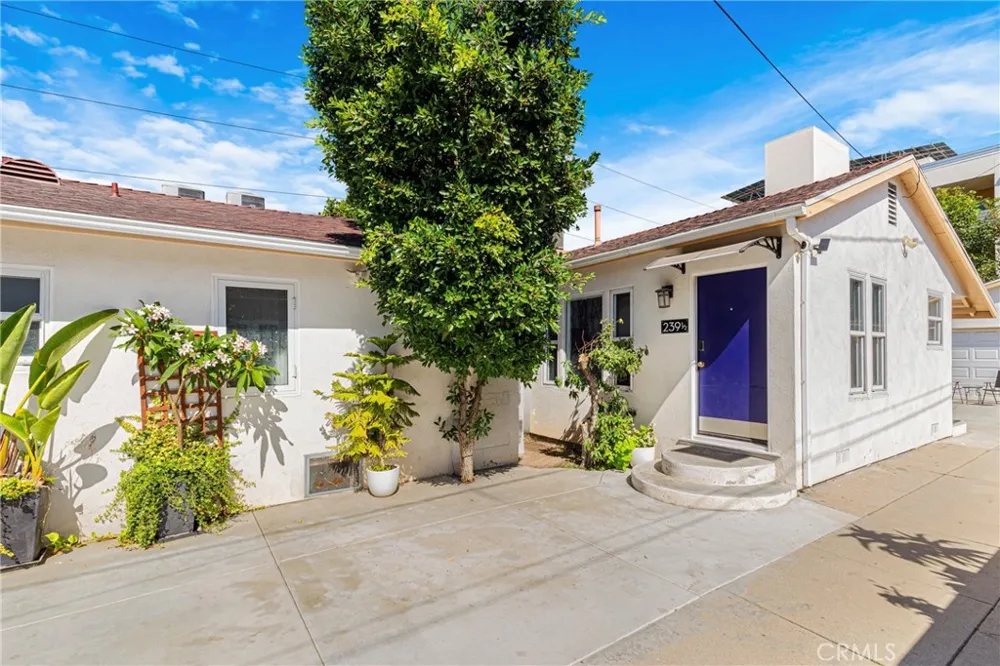 239 W Hillcrest Inglewood, CA 90301