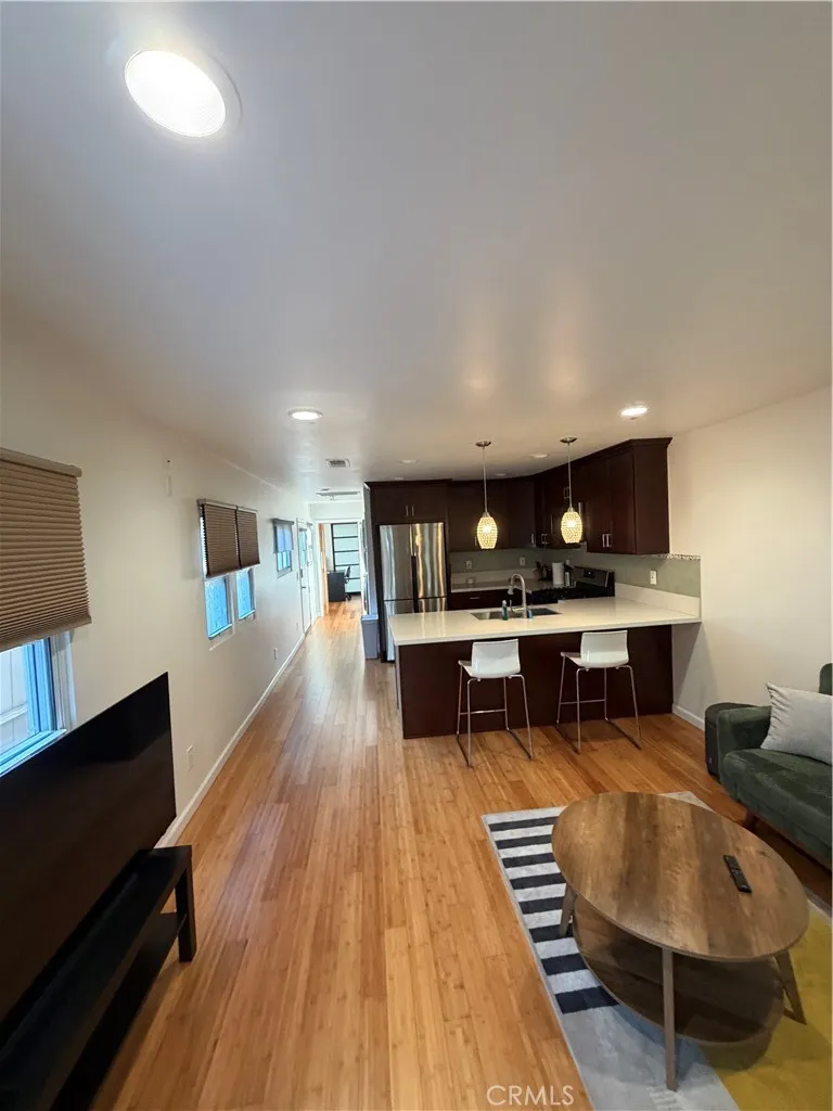 239 W Hillcrest Inglewood, CA 90301