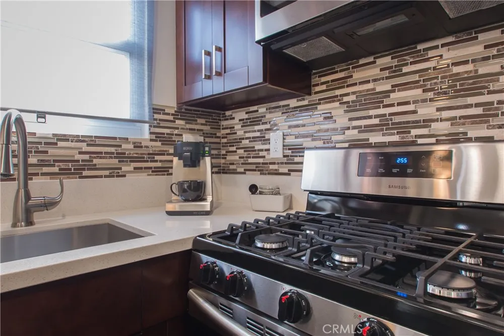 239 W Hillcrest Inglewood, CA 90301