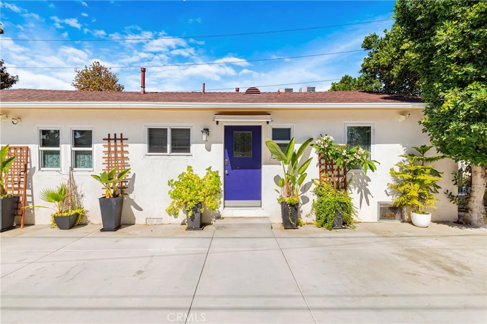 239 W Hillcrest Inglewood, CA 90301