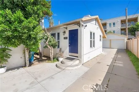 239 W Hillcrest Inglewood, CA 90301