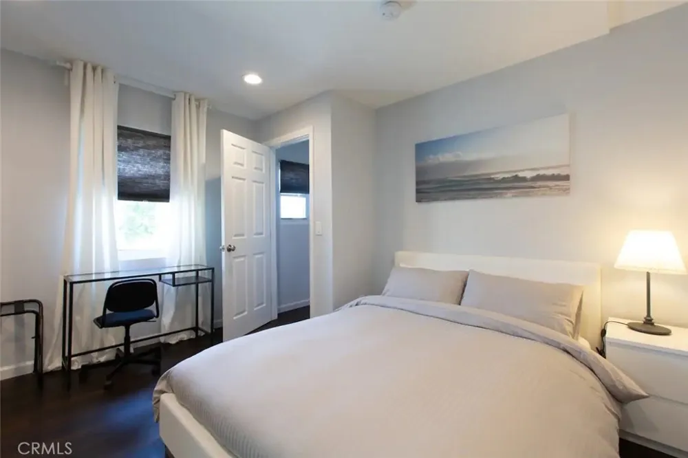 239 W Hillcrest Inglewood, CA 90301