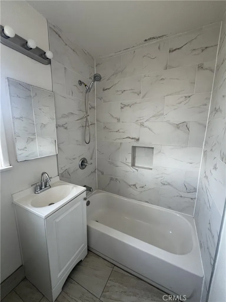 14815 Lemoli #C Gardena, CA 90249