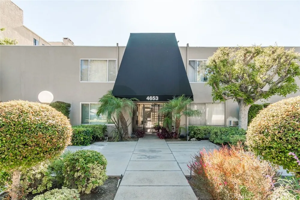 4653 Fulton #2 Sherman Oaks, CA 91423