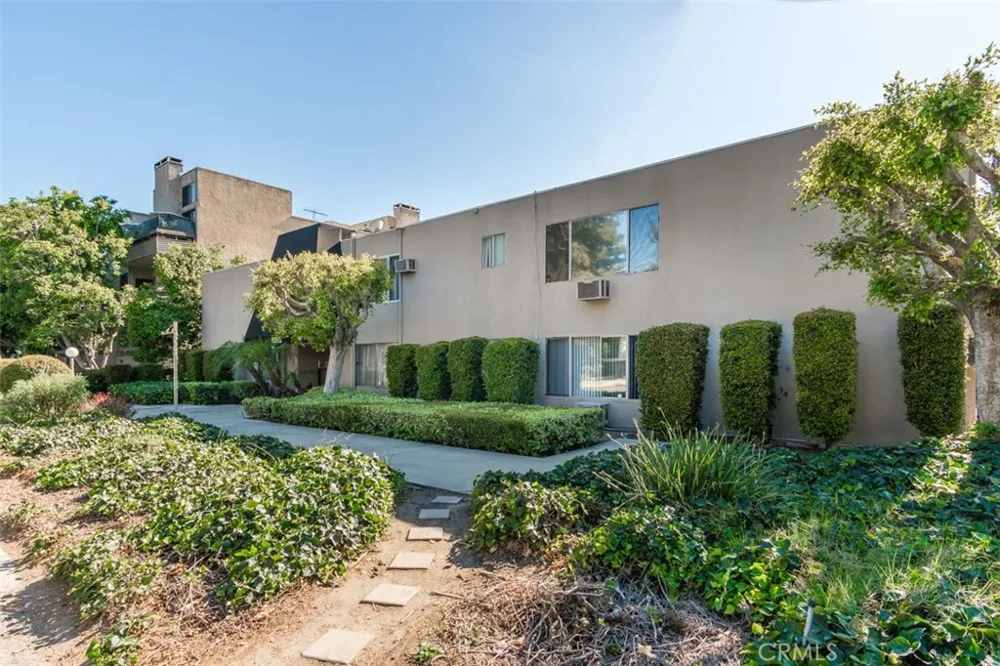 4653 Fulton #2 Sherman Oaks, CA 91423