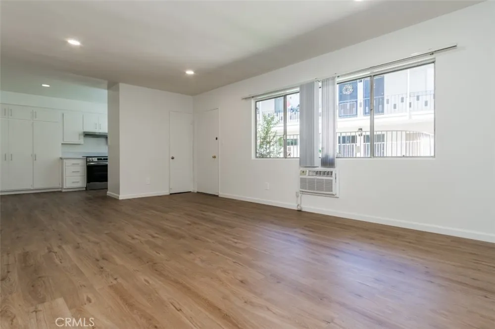 4653 Fulton #2 Sherman Oaks, CA 91423