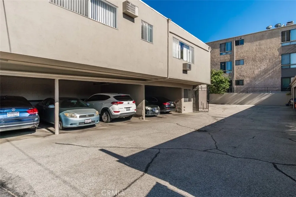 4653 Fulton #2 Sherman Oaks, CA 91423