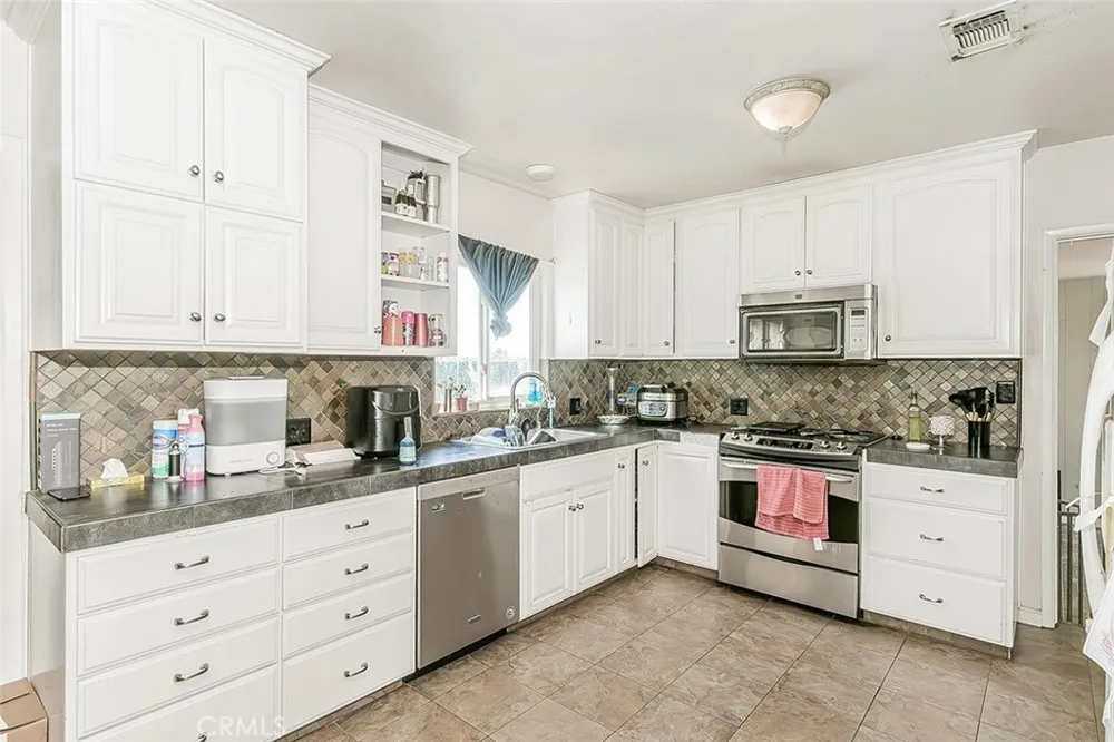 17209 E Floral Reedley, CA 93654