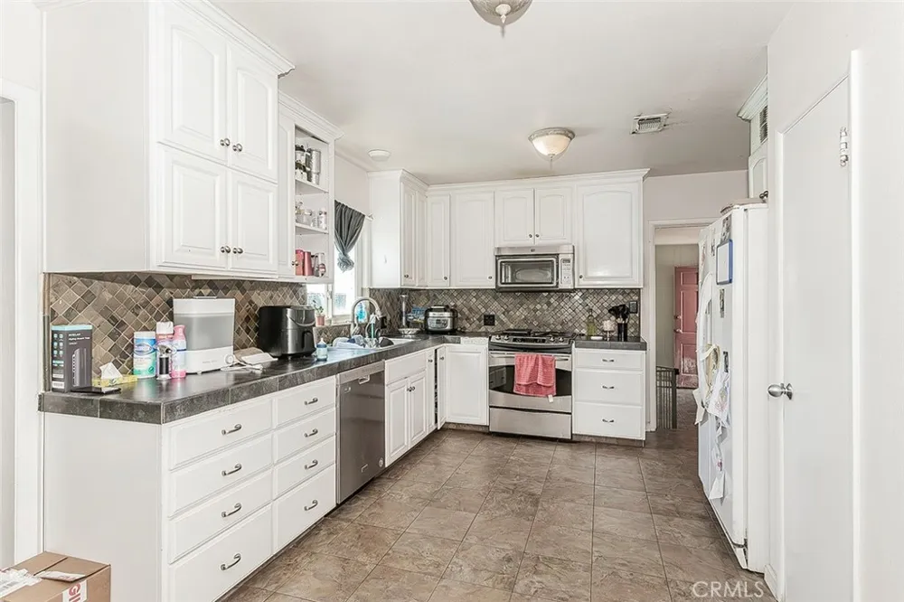 17209 E Floral Reedley, CA 93654