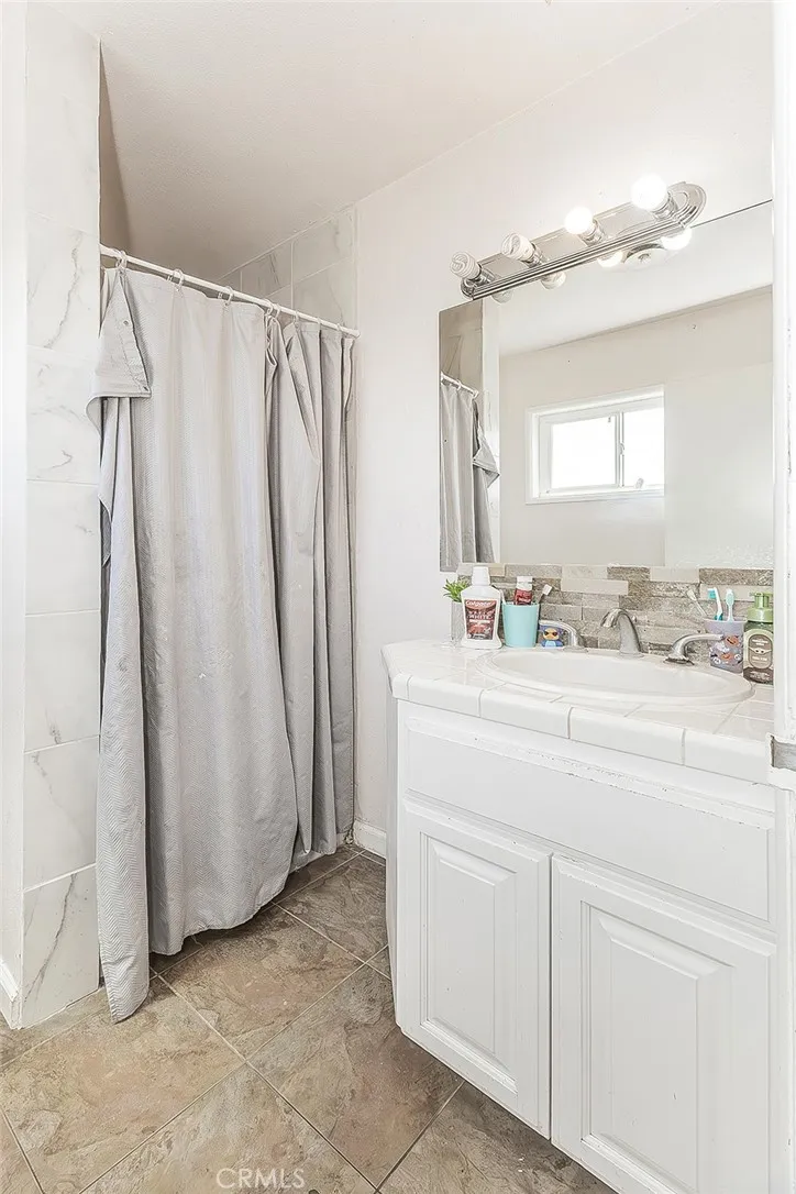 17209 E Floral Reedley, CA 93654