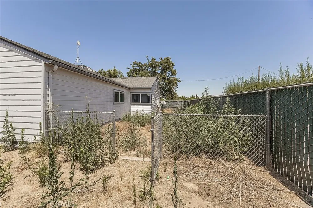 17209 E Floral Reedley, CA 93654