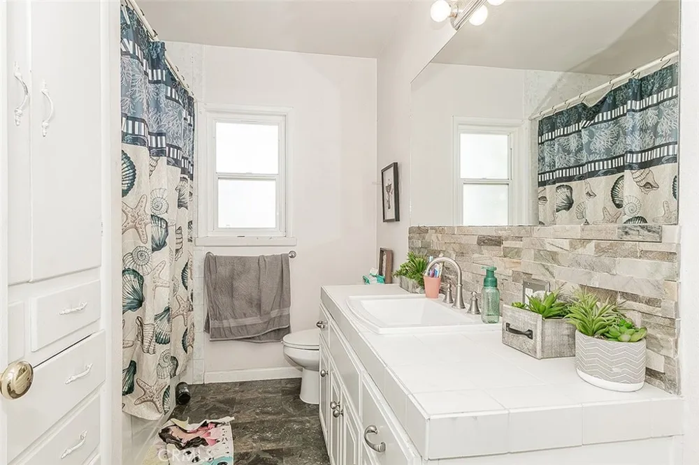 17209 E Floral Reedley, CA 93654