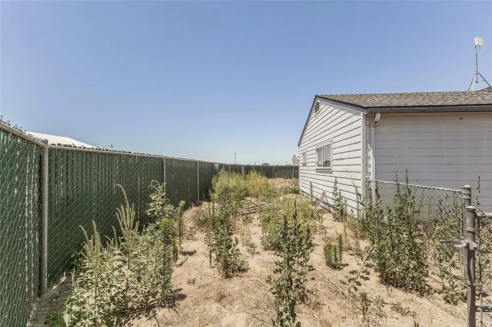 17209 E Floral Reedley, CA 93654