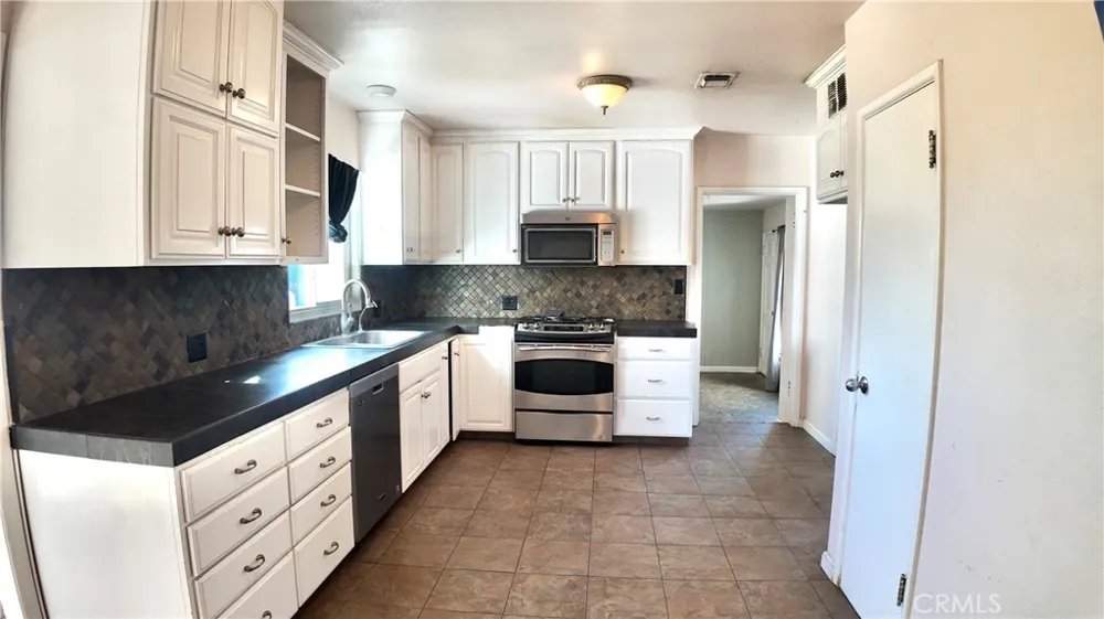 17209 E Floral Reedley, CA 93654