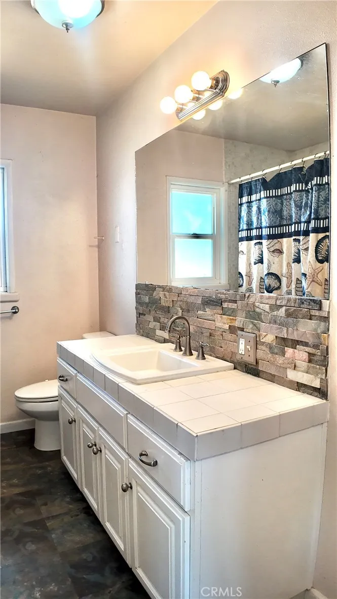 17209 E Floral Reedley, CA 93654
