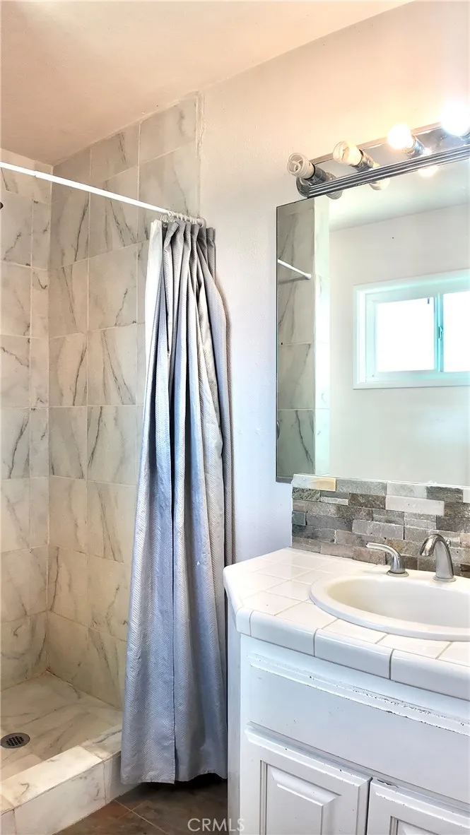 17209 E Floral Reedley, CA 93654