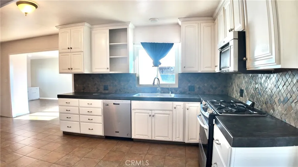 17209 E Floral Reedley, CA 93654